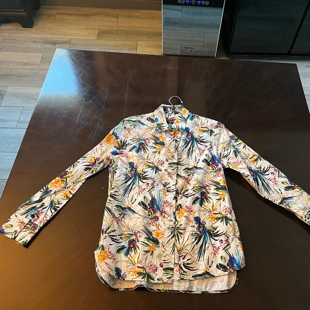 Robert Graham Button Down Shirt Size L.
